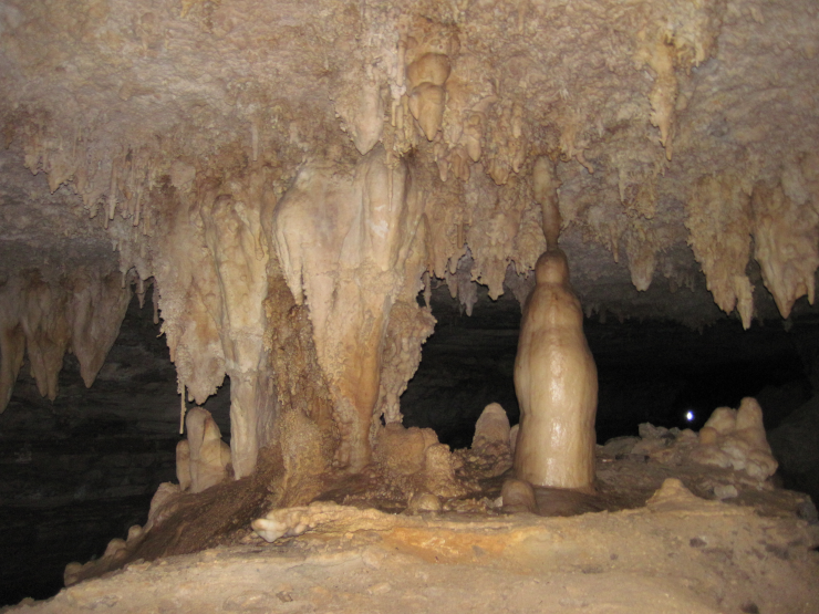 The Travertine speleothem in Great Onyx Cave